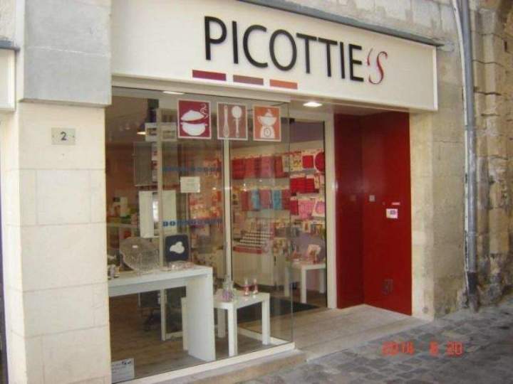 Façade avant magasin Loches