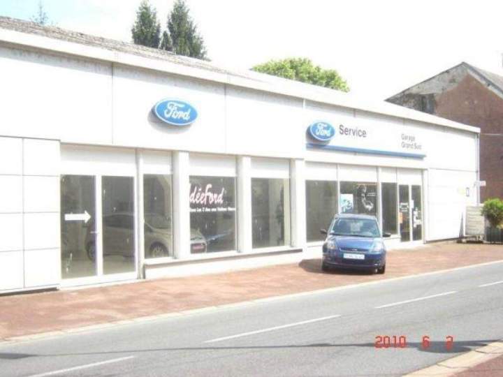 Façade concessionnaire Loches